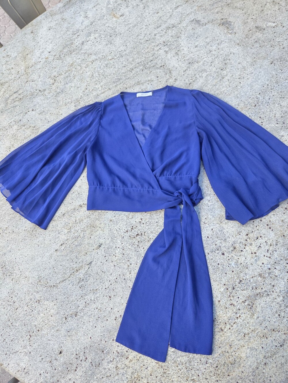 idem ditto Women’s Medium Royal Blue Wrap Tie Crop Top Wide Sleeves